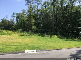 6 Barn Brook Dr, New Fairfield, CT 06812