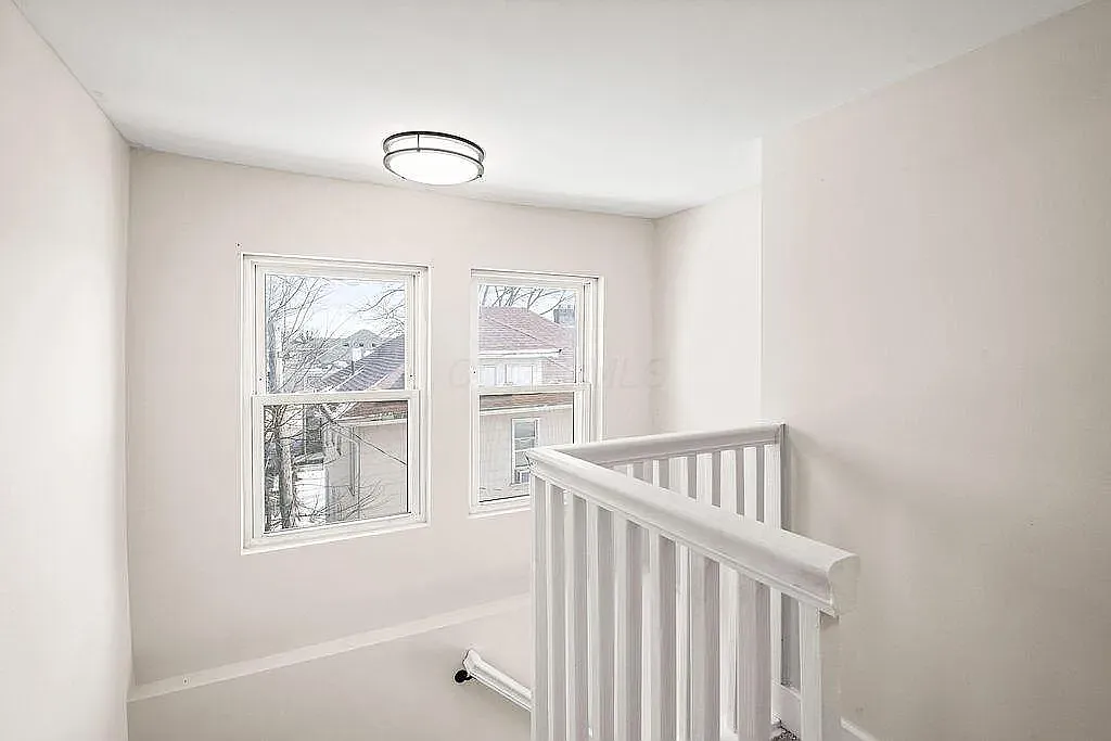 4 bed, 2072 sqft, $2,500 — Photo 2