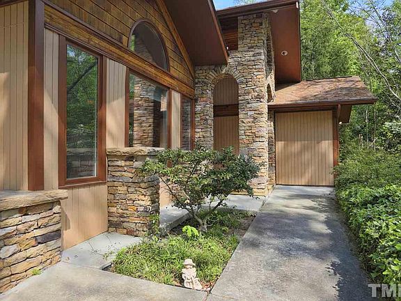 2nd image of 101 Chesley Ct