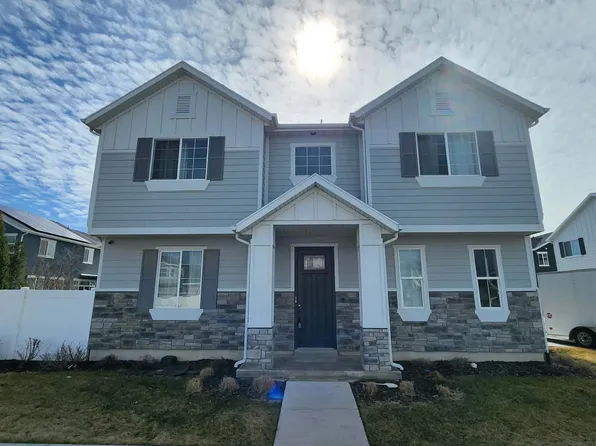 1951 W Parkview Dr, Syracuse, UT 84075