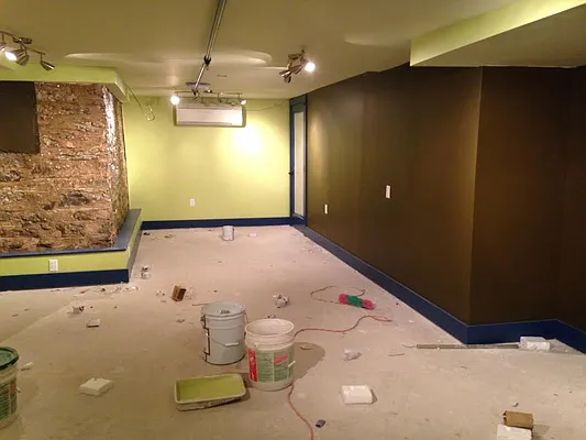 Rented by Manhattan Management LLC | media 24