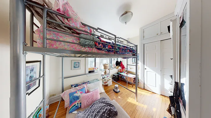 Rented by Bond New York | media 23