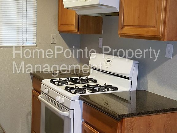 3rd image of 2444 Empress St APT 9