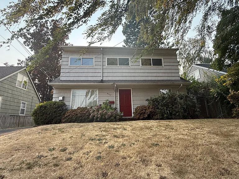 4317 SE 35th Pl — Photo 1