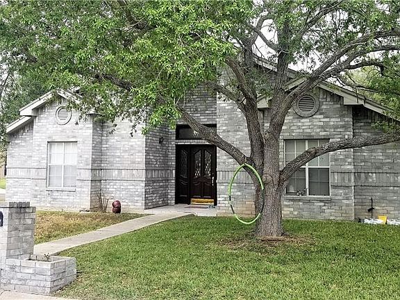 2nd image of 2901 Lazy Lake Dr