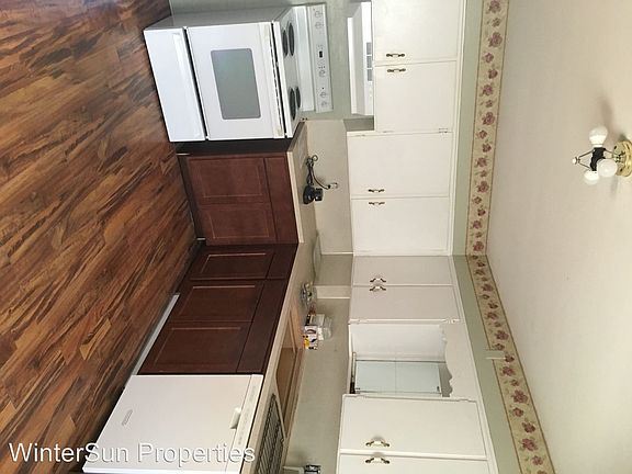 3rd image of 188 E 39th St