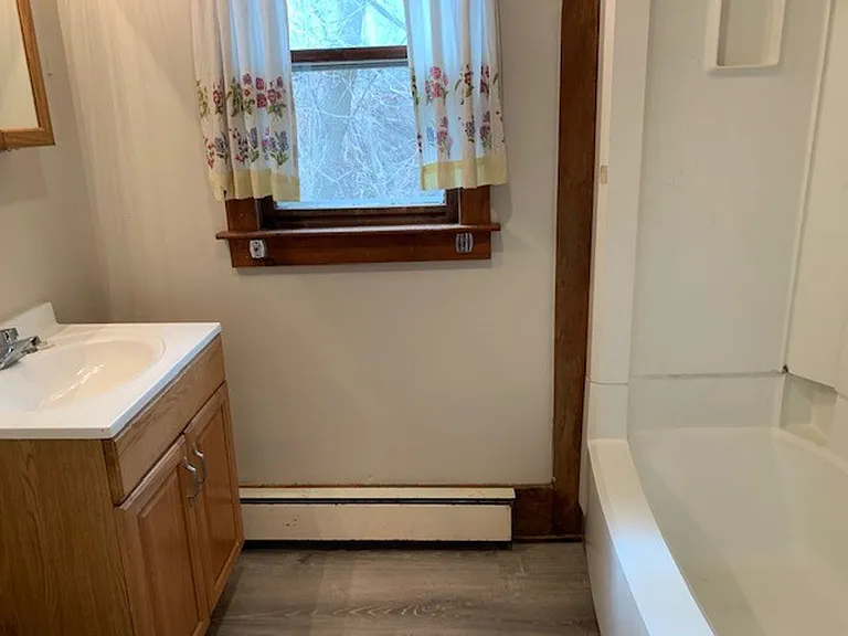 4-10 Central St — Photo 12