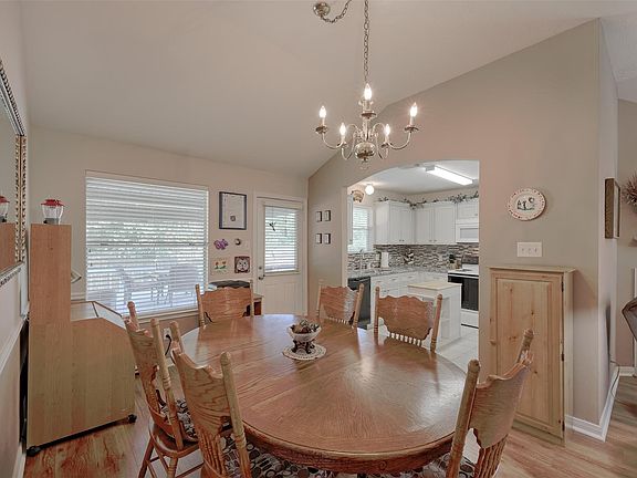 5th image of 319 Leisure Ln