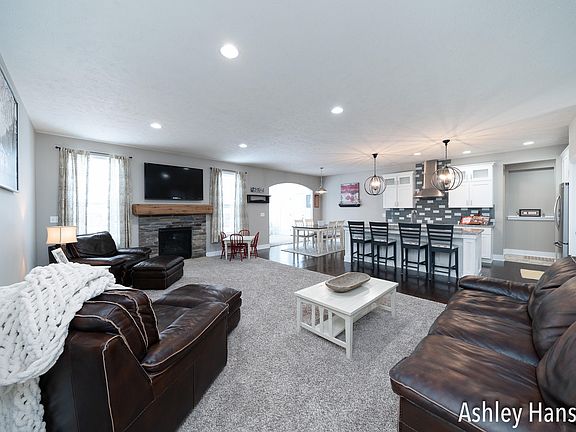 5th image of 68 Riverchase Dr NE