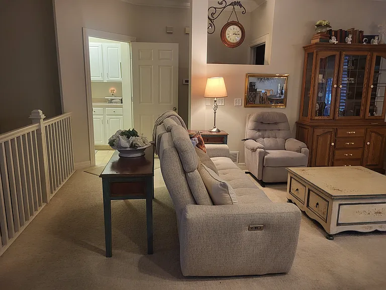 1805 S 171st Ct — Photo 3