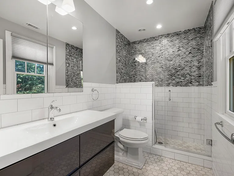 26 Vanderburgh Ave — Photo 23