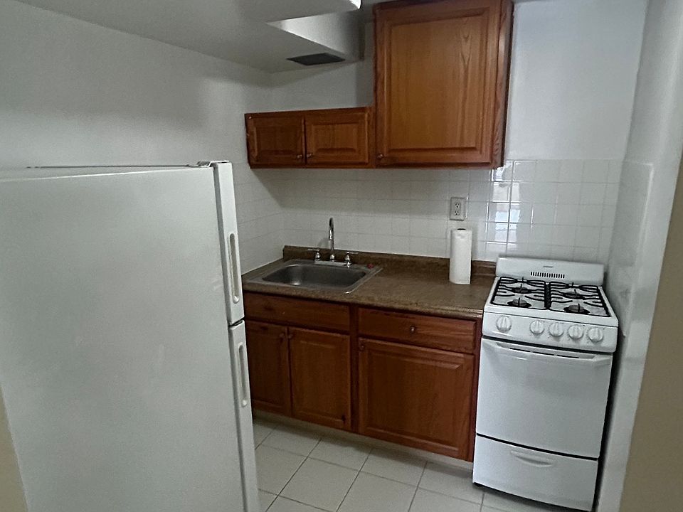 2nd image of 38 Sunnyside Dr Floor 1