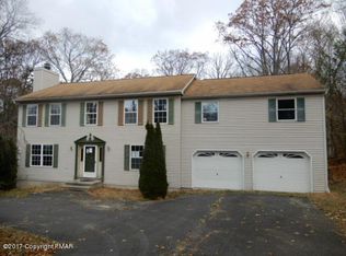1266 Woodstock Dr, Saylorsburg, PA 18353