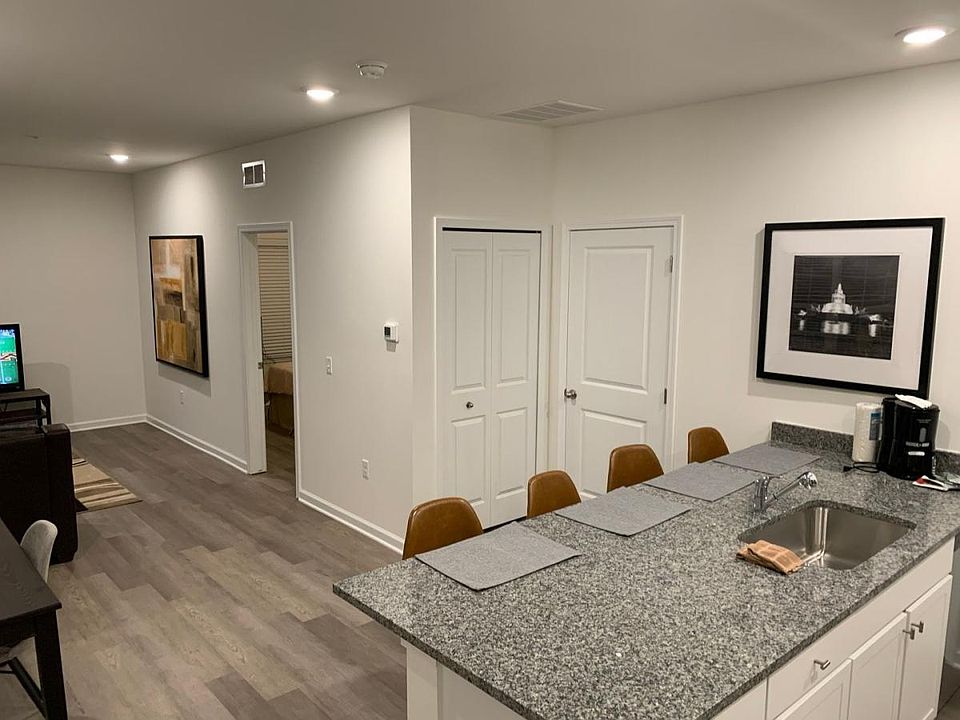 29400 Towne Center Dr, photo 21