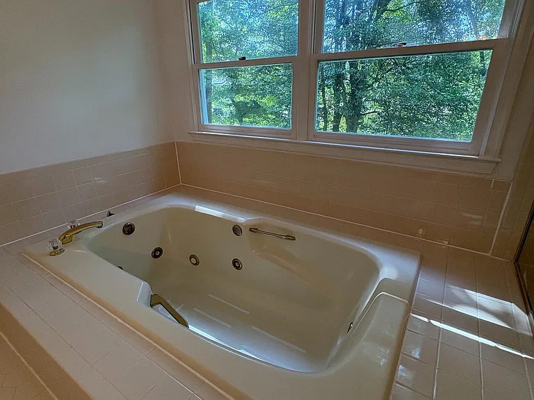 3502 Holly Rd — Photo 13