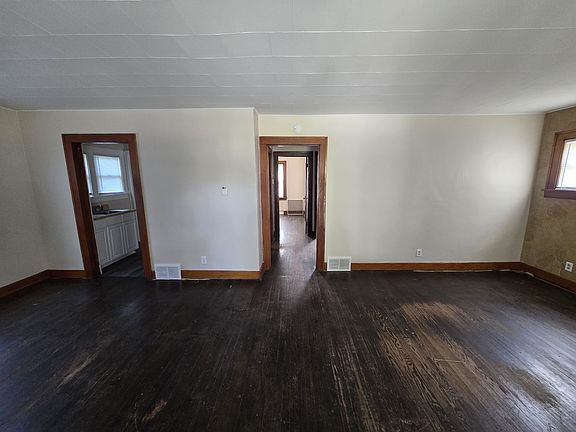 3rd image of 1202 N Johnson St
