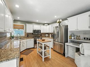 912 Spring Valley, Woodstock, GA 30189