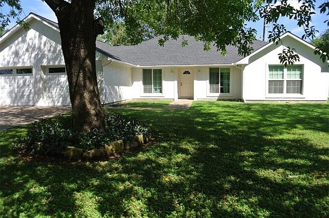 1st image of 109 Burr Oak Dr