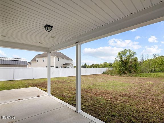 4th image of 2752 Chalet Cir