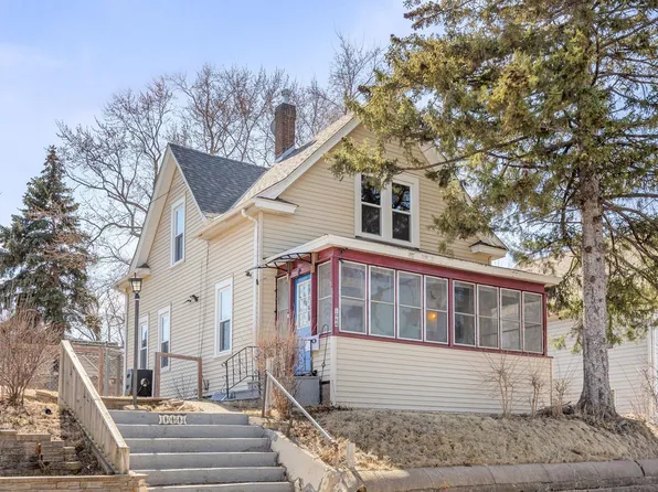 1064 Pacific St, Saint Paul, MN 55106