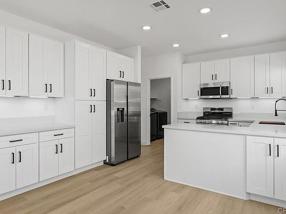 2nd image of 1296 Avenida Fragata