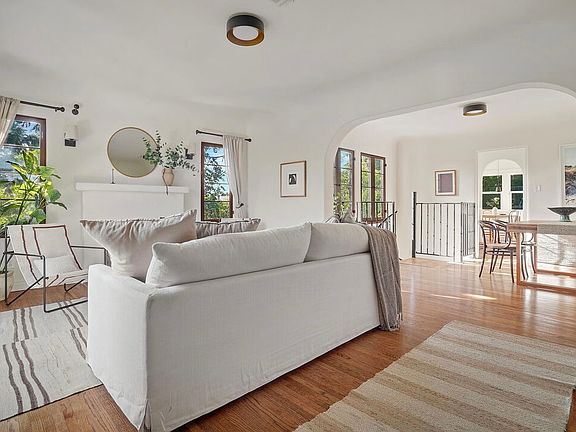 5th image of 2269 Cove Ave