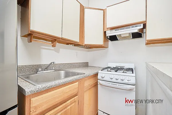 Rented by Keller Williams NYC | media 25