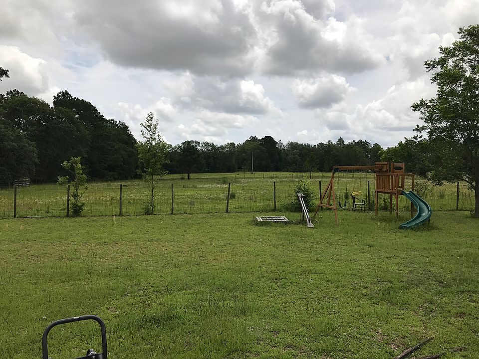 2nd image of 835 Clifford Meeks Rd