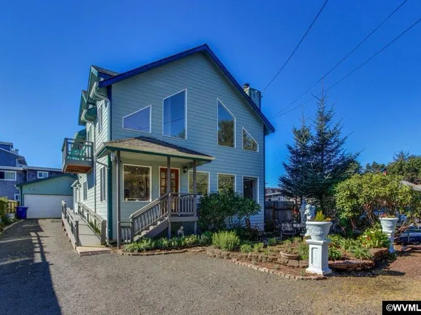 858 SW 50th St, Lincoln City, OR 97367