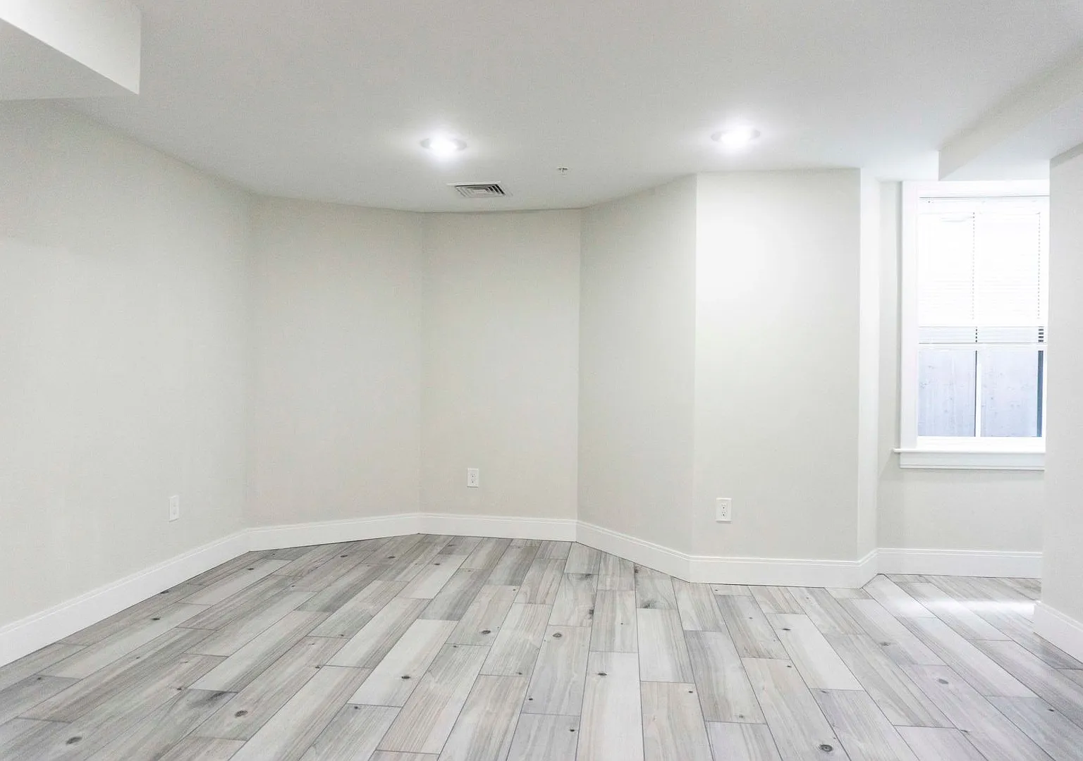 3 Bedroom — Photo 3