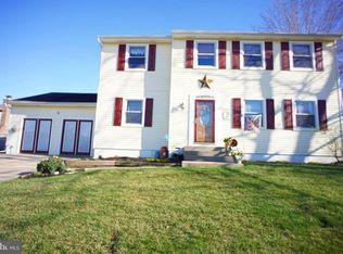 18 Lancaster Dr, Marlton, NJ 08053
