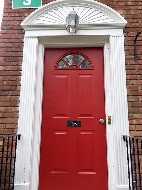 1ST FLOOR END UNIT 