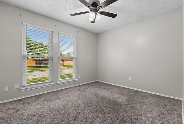 6613 Constitution Dr — Photo 13