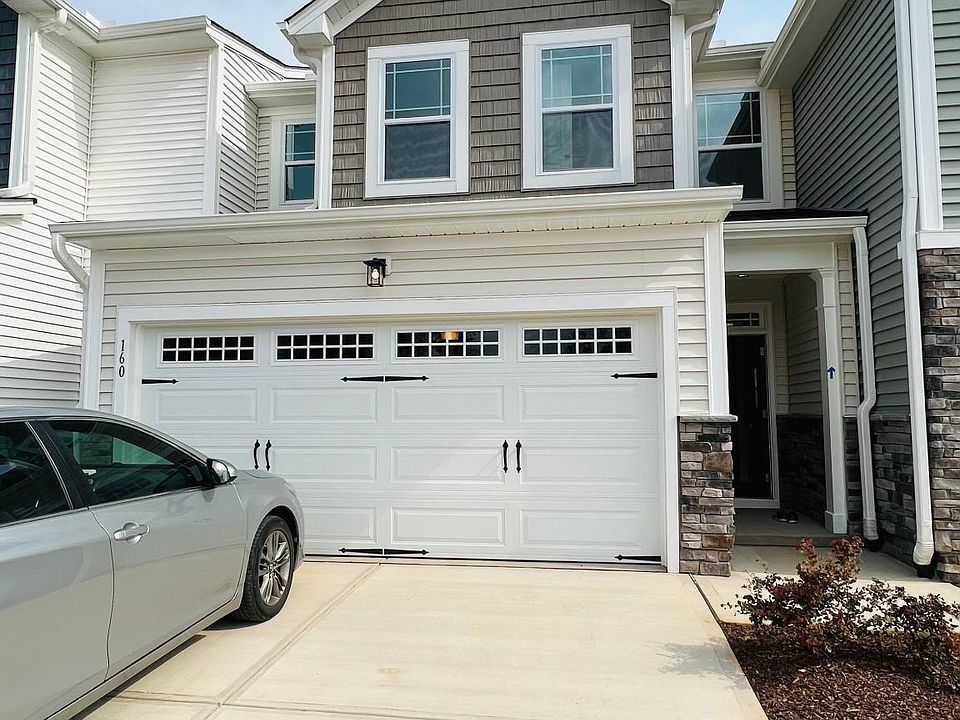 1st image of 160 Royal Star Way