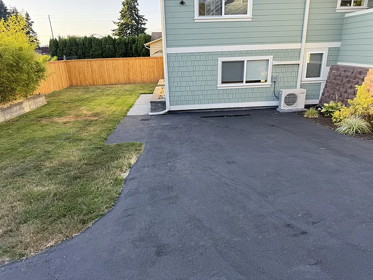 7610 Rainier Dr — Photo 2