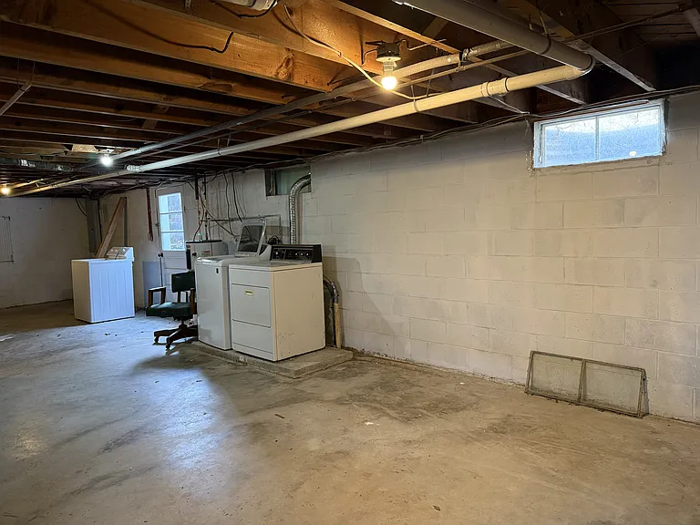 3900 S Main St — Photo 23