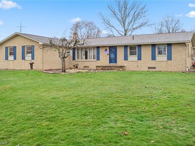 5289 Oakridge Dr NE, Louisville, OH, 44641