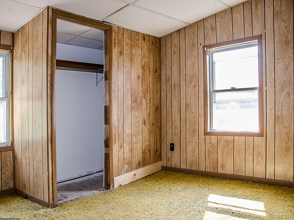 5th image of 18 Freeland St