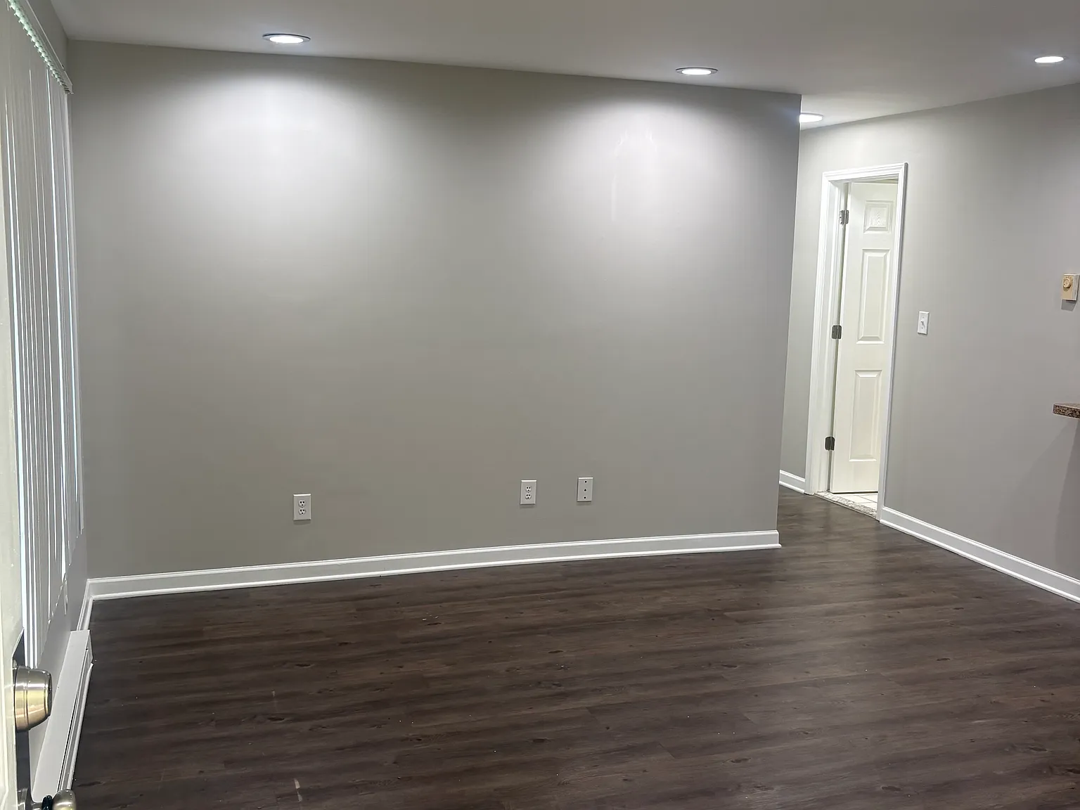 2 bed, 890 sqft, $1,375 — Photo 4