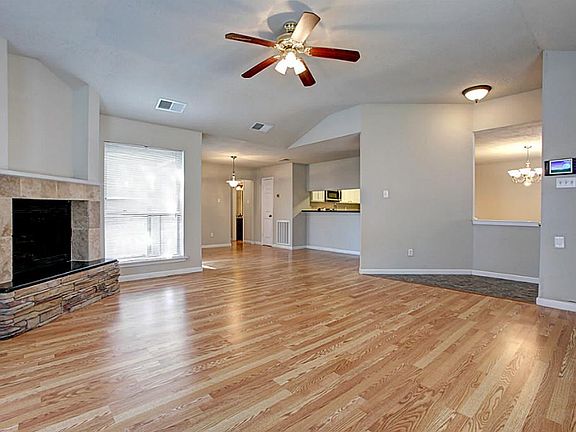 4th image of 15823 Camino Del Sol Dr