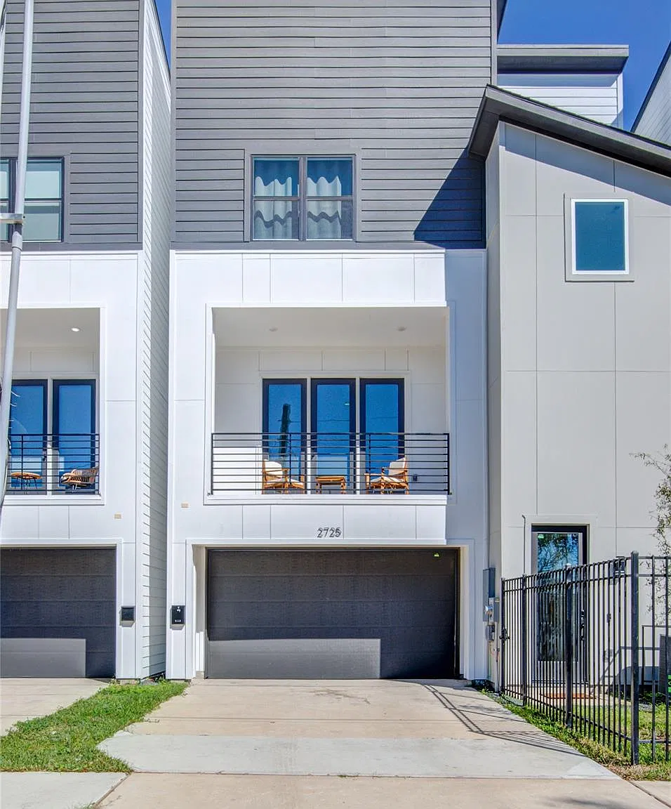 3 bed, 3.5 bath, 1758 sqft, $3,200 — Photo 1
