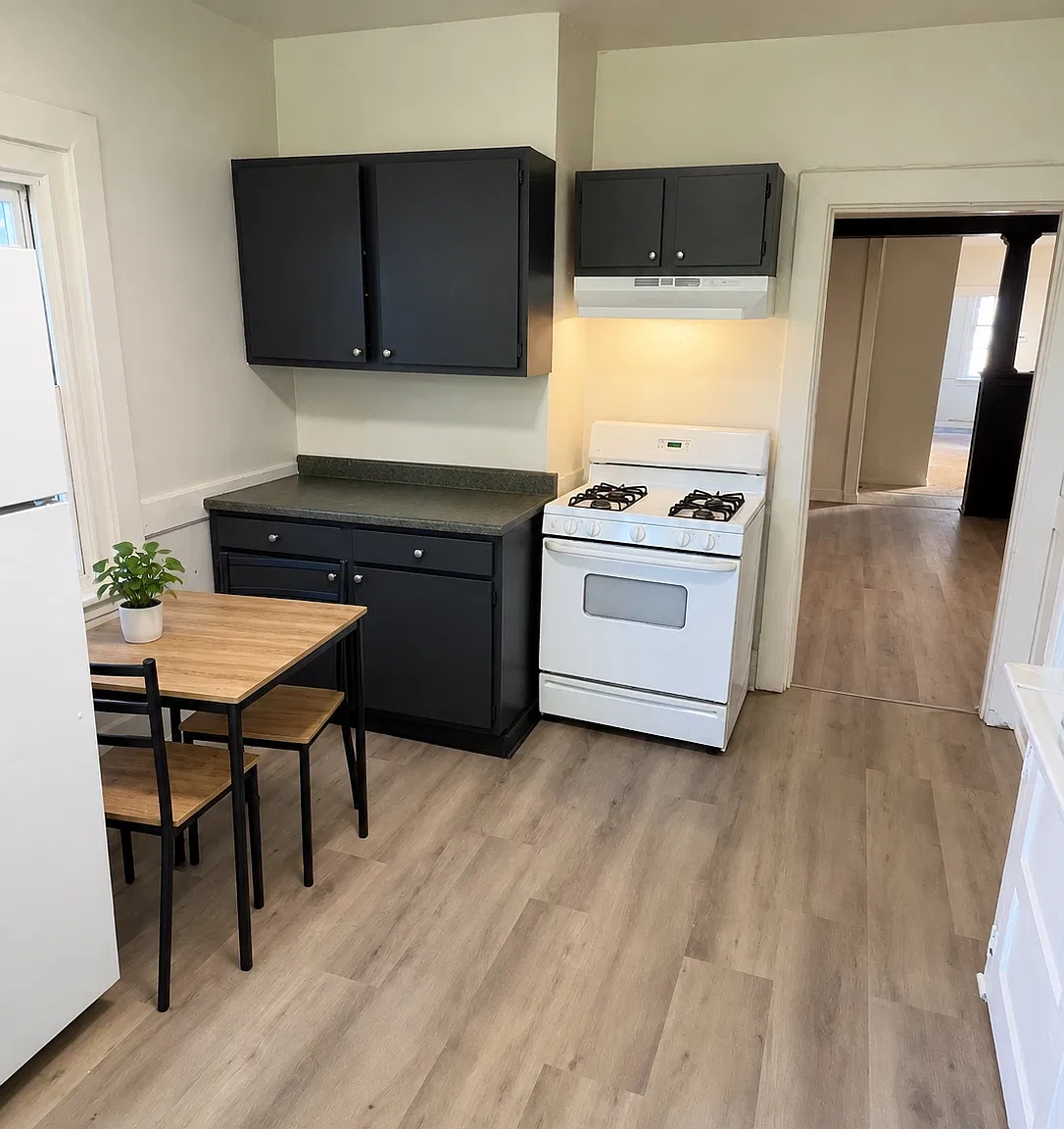 2 bed, $1,095 — Photo 3