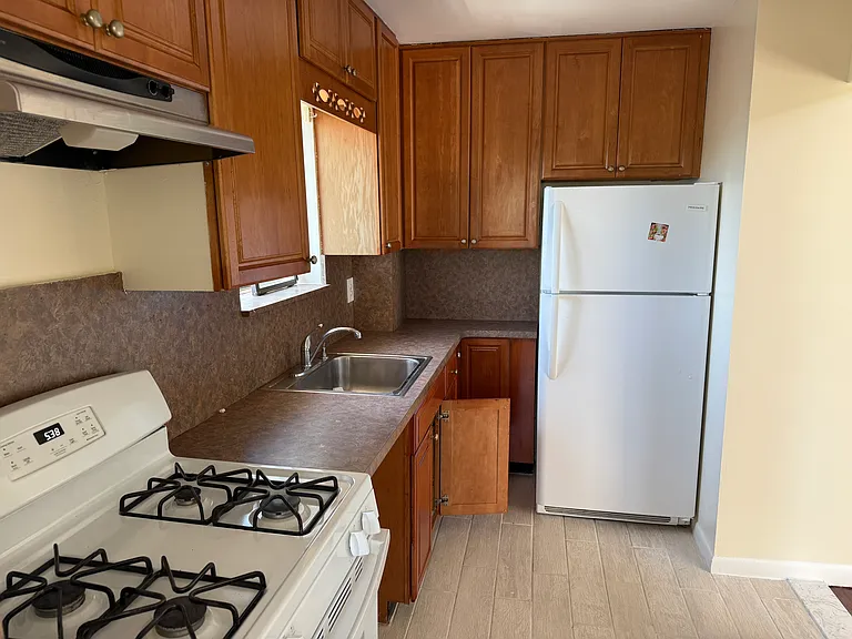 666 Sapphire St #3 — Photo 2