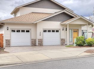 356 Bayou Pl, Grants Pass, OR 97526