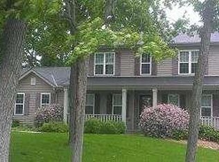 W2314 Woods View Dr, Oconomowoc, WI 53066