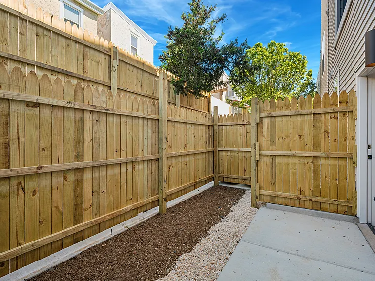 522 Green Ln #B — Photo 11