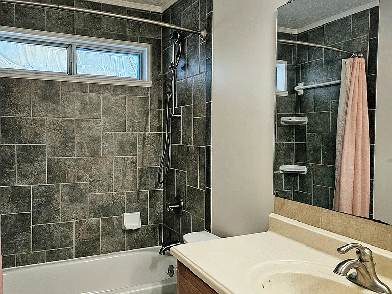 565 Clearwater Pl — Photo 12