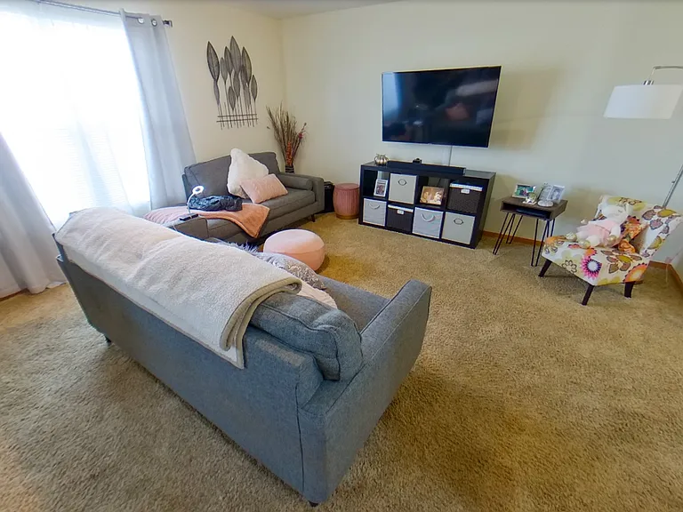 2702 Buttonwood Dr — Photo 2