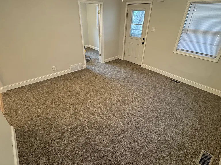 1315 N Iowa Ave — Photo 2