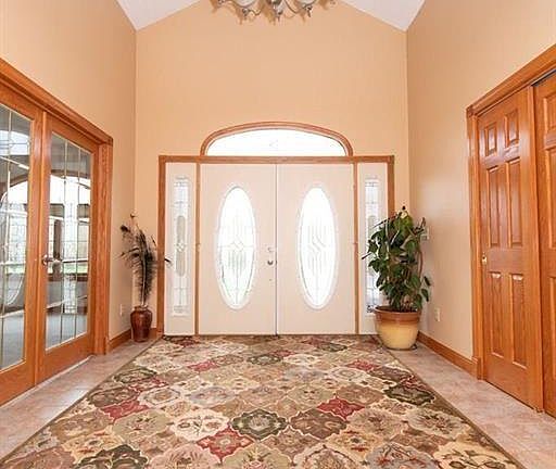 3rd image of 8398 Lakeside Dr